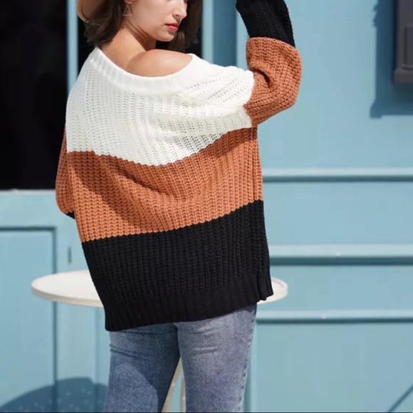 GRACEY’S // Color Block Oversized Pullover Sweater - Picture 2 of 3